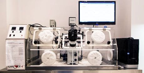 Ο Δρ. Αρκουλής εξηγεί τη νέα τεχνολογία στην Εξωσωματική Γονιμοποίηση